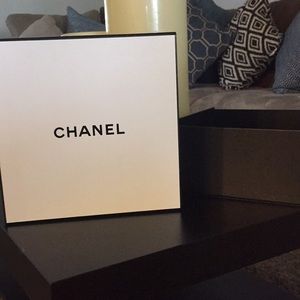 CHANEL box